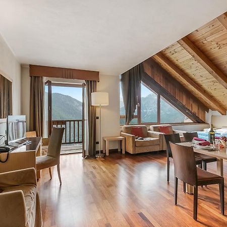 Aparthotel Cianfuran Residence Bardonecchia Bagian luar foto